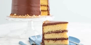 20190708 almond cake vicky wasik 13 750x563 1