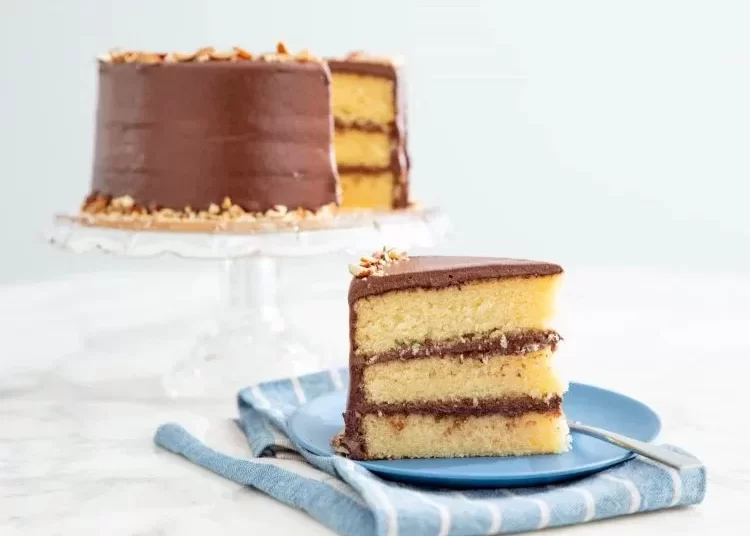 Resep Kue Cake Tumpuk Almon 1 20190708 almond cake vicky wasik 13 750x563 1