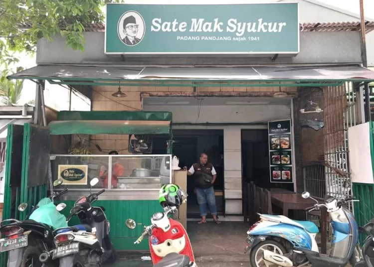 Sate Padang Mak Syukur Jakarta Timur 1 Sate Padang Mak Syukur Rawamangun