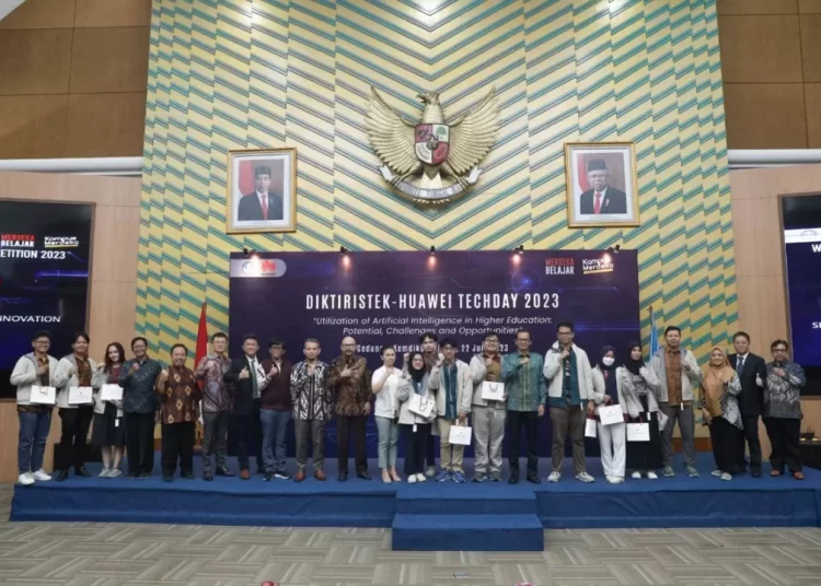Kemendikbudristek Berkolaborasi dengan Huawei dalam Mengoptimalkan Pemanfaatan Teknologi Kecerdasan Artifisial (AI) dan Layanan Cloud di Sistem Pendidikan nasional 1 5 1200x800 1 scaled