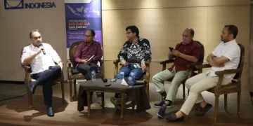 Anggawira (Kepala Komite Investasi, Badan Koordinasi Penanaman Modal), Eko Listiyanto (Executive Director Center of Macroeconomics and Finance of INDEF), Sofyan Herbowo (Perwakilan Invest SEA di Indonesia), Wahyu Muryadi (Juru Bicara Kementrian Kementerian Kelautan dan Perikanan), dan Armand Suparman (Direktur Eksekutif KPPOD) berdiskusi dalam kegiatan Focus Group Discussion yang diselenggarakan oleh Invest SEA sebagai organisasi nirlaba yang memiliki tujuan untuk mendorong investor mengembangkan usaha yang berkelanjutan melalui pertumbuhan ekonomi hijau dan kondisi kerja yang adil untuk mengeksplorasi strategi dalam memaksimalkan sumber daya alam, sumber daya manusia, ekowisata, dan perikanan di wilayah Kepulauan Natuna pada hari Kamis (15/06) di Jakarta