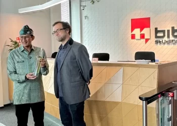 Menparekraf Bertemu 11 Bit Studios di Polandia Jajaki Kerja Sama Industri Gim 10 Menparekraf Bertemu 11 Bit Studios di Polandia Jajaki Kerja Sama Industri Gim