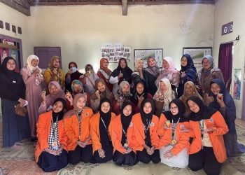 Sosialisasi Pembuatan Lilin dari Minyak Jelantah oleh Mahasiswa KKN UAD Periode 135 UNIT I.A.3 5 Sosialisasi Pembuatan Lilin dari Minyak Jelantah oleh Mahasiswa KKN UAD Periode 135 UNIT I.A.3