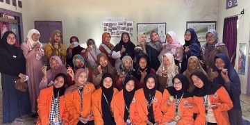 Sosialisasi Pembuatan Lilin dari Minyak Jelantah oleh Mahasiswa KKN UAD Periode 135 UNIT I.A.3