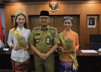 Wali Kota Jakbar Terima Audiensi Pemenang Nasional Puteri Batik Remaja
