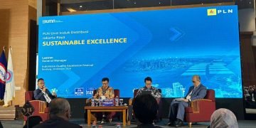 General Manager PLN Unit Induk Distribusi Jakarta Raya, Lasiran mengungkapkan pentingnya membangun budaya unggul berkelanjutan atau Sustainable Excellence dalam acara Indonesia Quality Excellence Festival (IQEF) di Hotel Savoy Homan, Bandung (23/10).