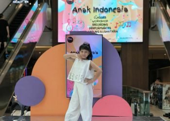 Lovely Olivia Tampil Energik di Alva Primero Showcase Performance