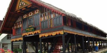 rumah adat krong bade