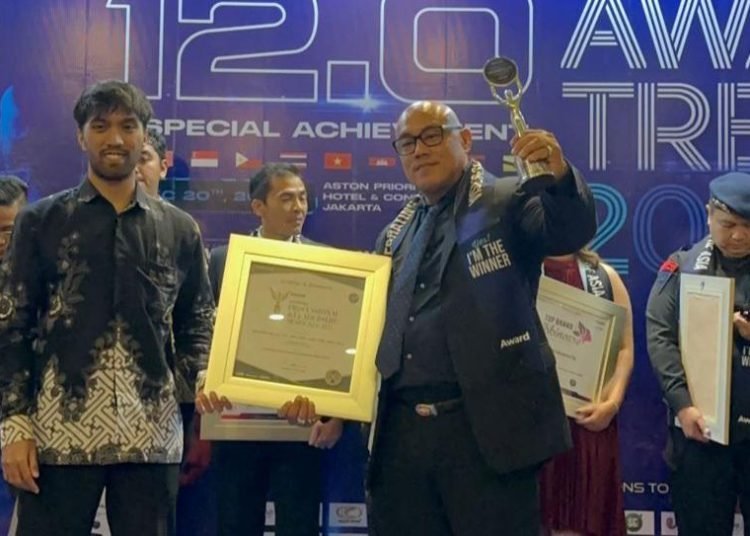 Bangga! Agus Susanto, S.H., M.H., Wakili Indonesia Raih Nominasi Inspiring Award 2024 pada Indonesia Magazine Award 1 IMG 20241220 WA0103