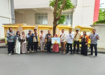 Serah Terima Gerobak 5 Unit