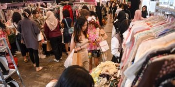 Slow Move Bazaar 01