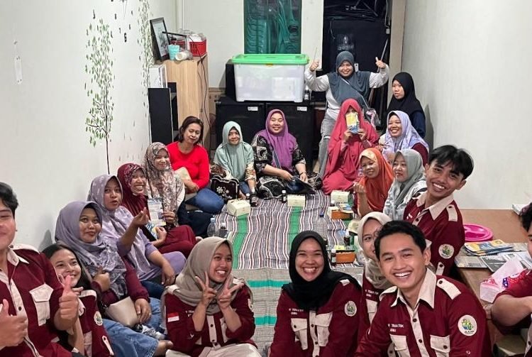 KKNT IDBU UNDIP Dorong Inovasi Peningkatan Kreativitas Warga dengan Ecobricks: Solusi Inovatif dari Sampah Sungai di Kampung Hasta Karya Kelurahan Tembalang 1 Cuplikan layar 2025 01 04 204951