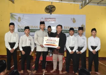orang tua asuh adalah, orang tua asuh anak yatim, orang tua asuh yatim mandiri, gerakan nasional orang tua asuh, program orang tua asuh yatim, cara menjadi orang tua asuh anak yatim,