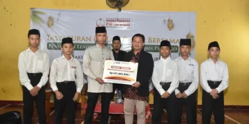 orang tua asuh adalah, orang tua asuh anak yatim, orang tua asuh yatim mandiri, gerakan nasional orang tua asuh, program orang tua asuh yatim, cara menjadi orang tua asuh anak yatim,