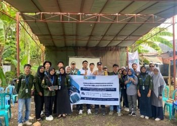 KKN PMD UNRAM Kelurahan Dasan Geres: Inovasi Limbah Plastik Menjadi Paving Block Sebagai Bentuk Pelestarian Lingkungan 5 Dok. KKN PMD UNRAM Kelurahan Dasan Geres