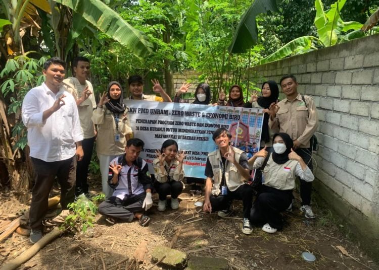 Sosialisasi Bor Biopori: Solusi Inovatif Pengolahan Sampah Organik oleh Mahasiswa KKN PMD UNRAM di Desa Kuranji 1 Dok. KKN PMD UNRAM Desa Kuranji