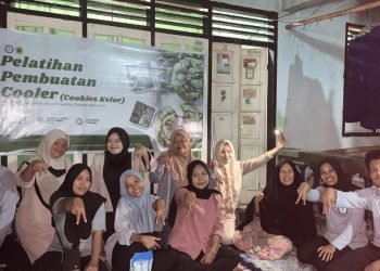 Mahasiswa KKN PMD Universitas Mataram Desa Aikmel Timur