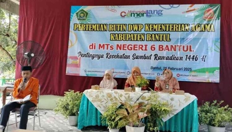 Bahas Kesehatan: Kepala MAN 2 Bantul Hadiri Pertemuan Rutin DWP Kemenag Bantul 5 1740523445105 67be493234777c61256a1d42