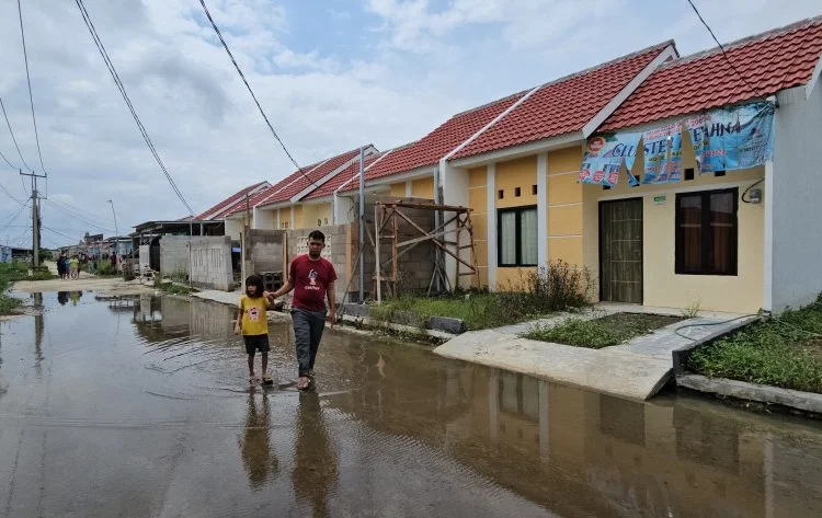 Menteri PKP Maruarar Sidak Perumahan Bersubsidi Yang Kebanjiran di Bekasi 1 Foto Dok. Kementerian PU 2 750x473 1