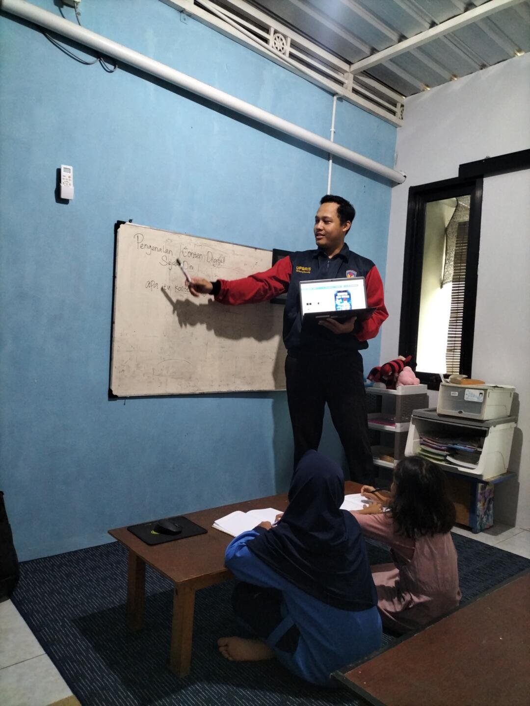 TIM KKN UPGRIS melakukan Kegiatan Literasi Digital "Pengenalan Konten Digital" 13 Gambar WhatsApp 2025 02 09 pukul 11.21.47 ea67635d