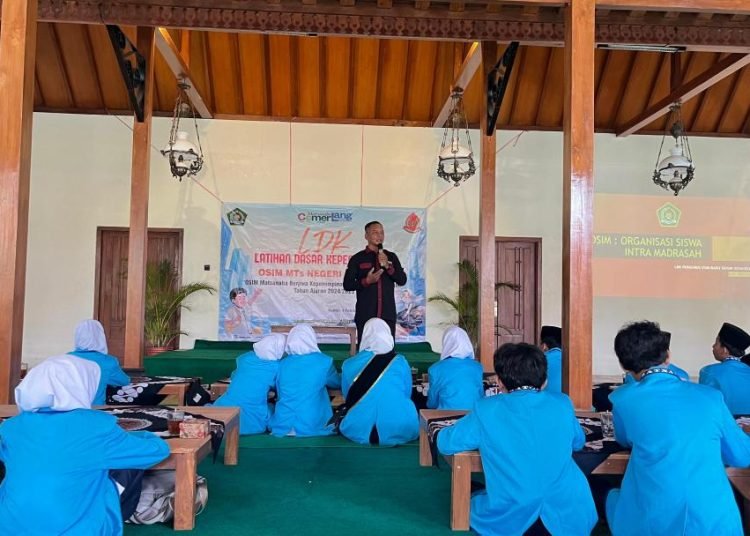 OSIM MTsN 6 Bantul Gelar LDK, Materi Keorganisasian Hadirkan Pengurus Kwarcab Bantul 1 IMG 20250201 WA0041