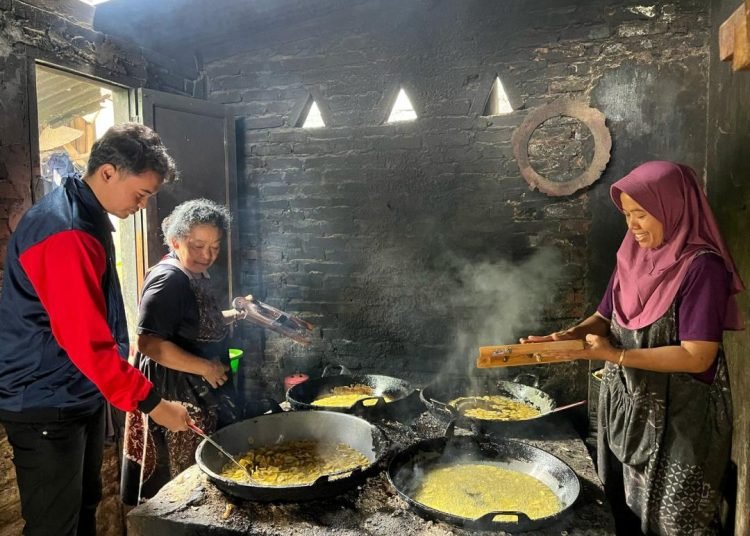 Potensi Usaha Masyarakat UMKM di Desa Gesing Untuk Meningkatkan Ekonomi Masyarakat 1 IMG 20250217 WA0023