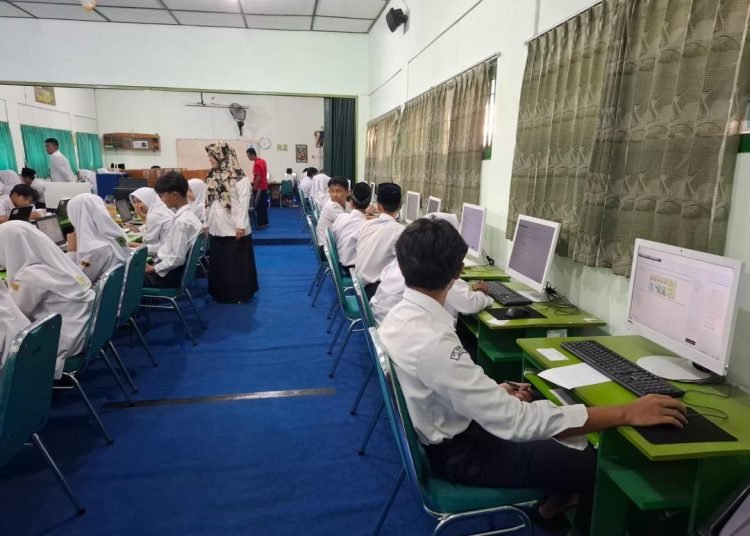 Siswa Kelas IX MTsN 6 Bantul Antusias Ikuti Try Out ASPD Literasi Bahasa Inggris 1 IMG 20250218 WA0001