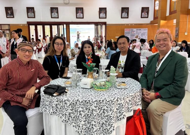 Kolaborasi UPN Veteran Jawa Timur dalam Global Youth Summit (GYS) 2025 1 Juri GYS 2025