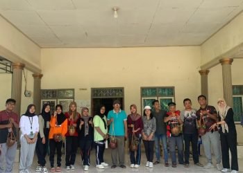 Mahasiswa KKN PMD Universitas Mataram Desa Tirtanadi