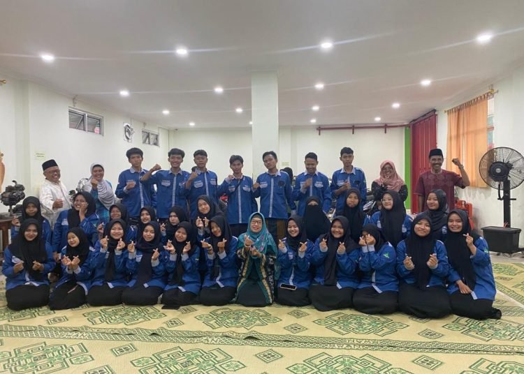 Rohis An-Nafi' MAN 2 Bantul Adakan Pengajaran Bersama Bapak Ibu Guru 1 WhatsApp Image 2025 02 18 at 08.01.33