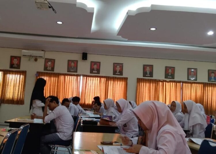 Siap UTBK 2025: Pembekalan Subtes Literasi Bahasa Indonesia bagi Siswa Kelas XII MAN 2 Bantul 1 WhatsApp Image 2025 02 22 at 13.07.54 2