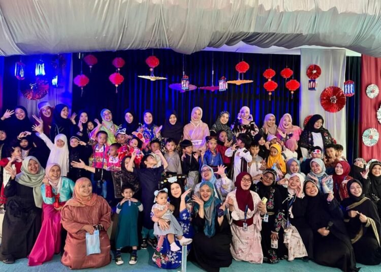 TK AIMS dan SD Kamalia adakan 'Asian Dress Up Day' untuk mengenalkan budaya Asia, mendidik dan menghargai keragaman.