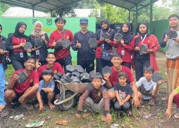 Mahasiswa KKN PMD Universitas Mataram Desa Senaru