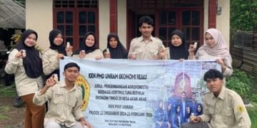 Mahasiswa KKN PMD Universitas Mataram Desa Akar-akar