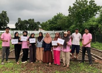 Mahasiswa KKN PMD Universitas Mataram Desa Akar-akar