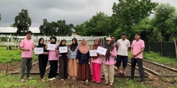 Mahasiswa KKN PMD Universitas Mataram Desa Akar-akar