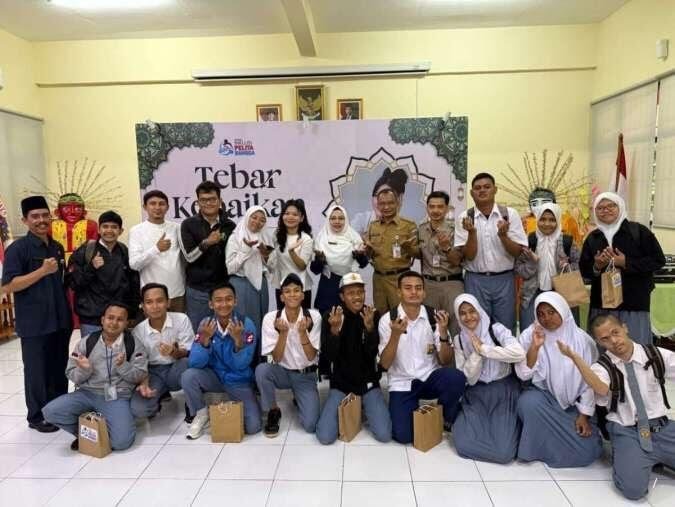 Wakadisdik DKI Apresiasi Cahaya Manthovani Berikan Makan Bergizi Gratis di SLBN 7 Jakarta Timur 1 1280996401p