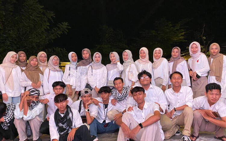 Kegiatan Buka Bersama: Siswa Kelas XII IPS 1 MAN 2 Bantul 1 250320112345 630