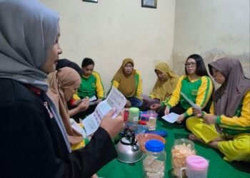 foto bersama warga RW 4 Desa Temas