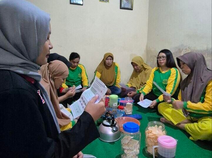 foto bersama warga RW 4 Desa Temas