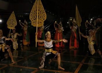 Wyndham Casablanca Jakarta Hotel saat rayakan Earth Hour 2025 dengan Pertunjukan Save the Earth – Preserve the Culture. (Dok. Istimewa)
