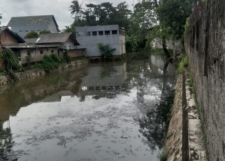 Tak Ada Ampun! Bangunan Liar di Bantaran Kali Cakung Lama Akan Dibongkar Paksa 1 IMG 20250306 WA0021 1