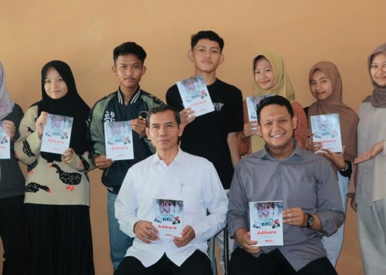 Buku ADIKARA: Bukti Apresiasi untuk Peneliti Muda MAN 2 Tuban 1 IMG 20250325 144148