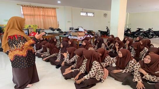 Kajian Keputrian MAN 2 Bantul: Peningkatan Wawasan Seputar Haid 1 Picture2