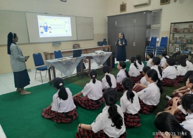 Aksi Panggilan: Membangun Kesadaran dan Ketertarikan akan Hidup Membiara di SMP Santo Yosef Tarakanita Surabaya 1 WhatsApp Image 2025 03 09 at 13.11.41 3