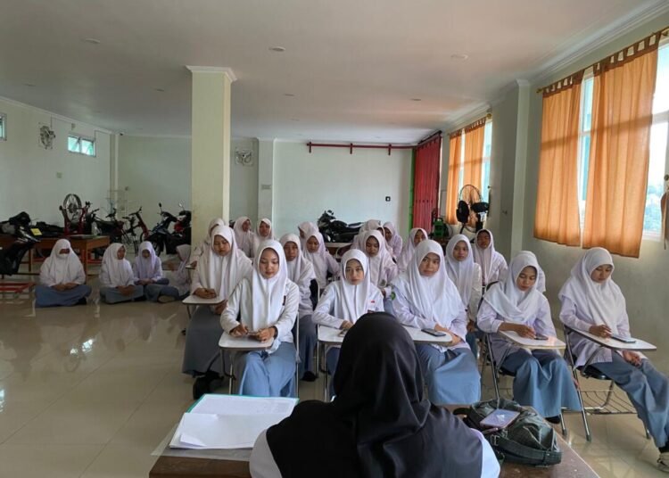 Siswi MAN 2 Bantul Tingkatkan Pemahaman Islam dengan Ikuti Kajian Fiqih Wanita 1 WhatsApp Image 2025 03 20 at 13.15.00 1