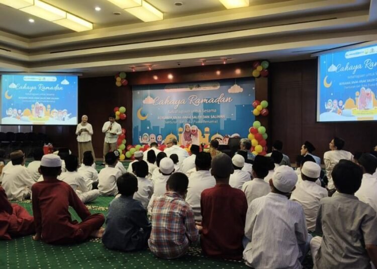 Cahaya Ramadan: WEGE dan WIKA Beton Berbagi Kebahagiaan Bersama Anak Yatim 1 Acara Santunan Anak Yatim