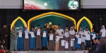 Wakil Gubernur Kepri, Nyanyang Haris Pratamura bersama Kepala BI Kepri, Rony Widijarto P.,dalam acara penutupan KURMA 2025 di Mega Mall Batam. (Foto: Humas BI kepri)