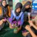 Kreatif dan Terampil: Mahasiswa PPG Calon Guru Bahasa Indonesia B Kelompok 2 Bina Anak Panti Lewat Pelatihan Buket Bunga 12 IMG 20250422 WA0026