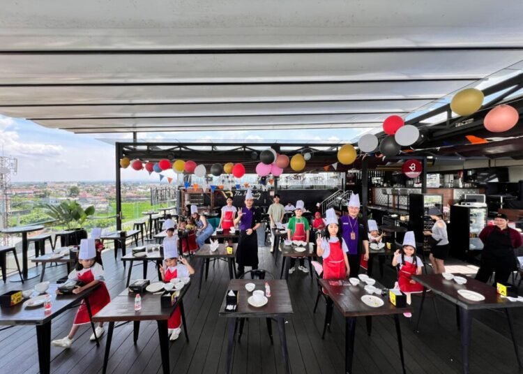 Kids Cooking Class Sukses Digelar di The Infinity Sky Bar Hotel Platinum 1 Kids Cooking Class di The Infinity Sky Bar Platinum Hotel